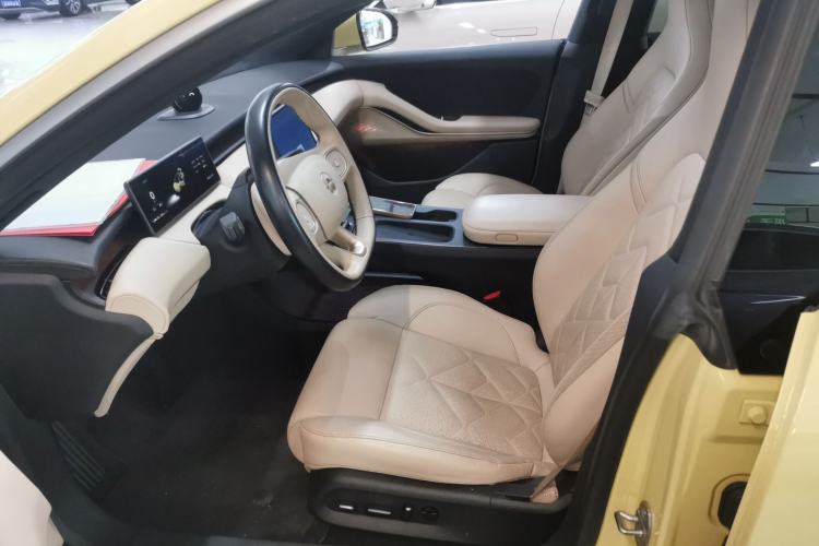 Used Nio ET5 2022 100 kWh Left Front Seat