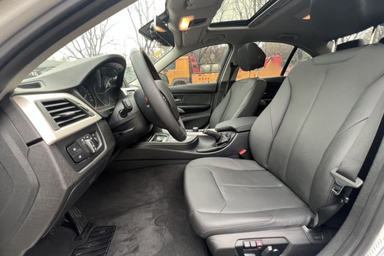 Used BMW 3 Series 2015 320i Fashion Model