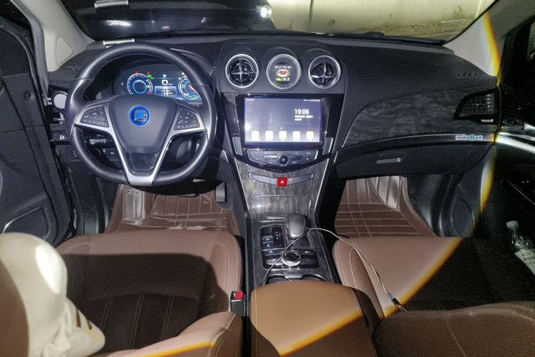 Used BYD Tang New Energy 2017 2.0T All-Wheel Drive Hyatt Model
