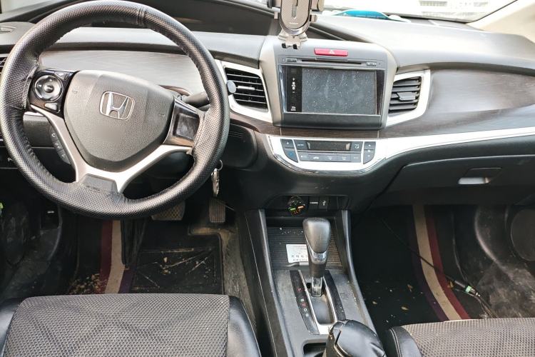 Used Honda Jade 2013 1.8L automatic Comfort version 5 seats