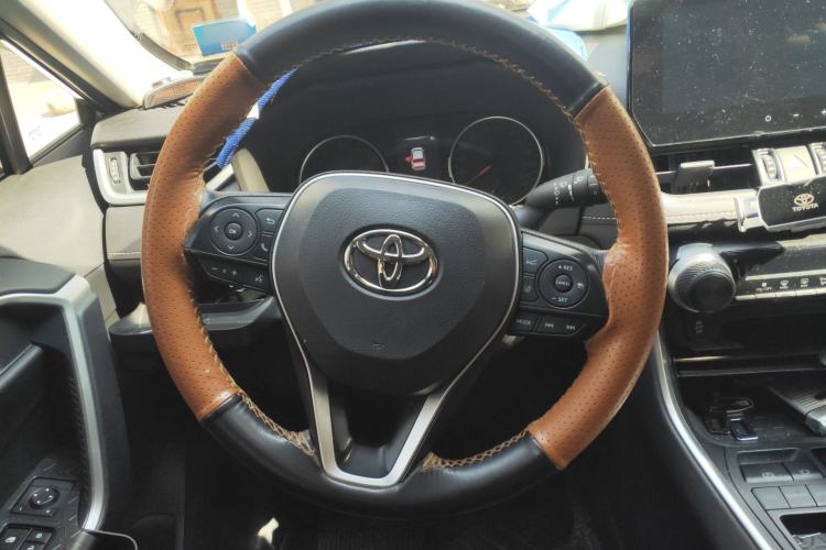 Used Toyota RAV4 2023 2.0L CVT Two-Wheel Drive Urban Edition Steering Wheel