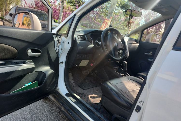 Used Venucia R50X 2013 1.6L Automatic Model
