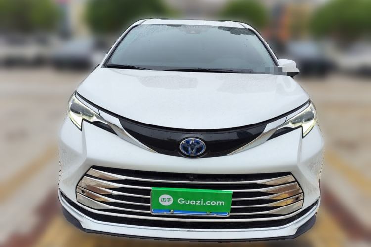 Used Toyota SIENNA 2023 2.5L Hybrid Comfort Edition Front