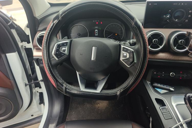 Used Wey VV5 2021 1.5T Two-Wheel Drive Color Pioneer Steering Wheel