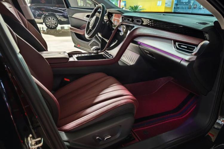 Used Hongqi H5 2025 2.0T Automatic Flag Edition – 500 000 Units Commemorative Version Interior 7