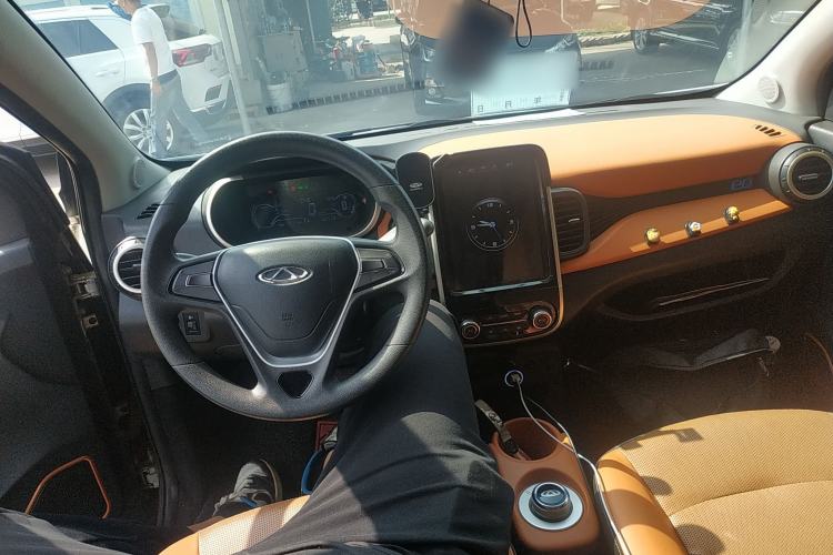 Used Chery QQ Little Ant 2018 400 4-Seater Smart Edition Center Console