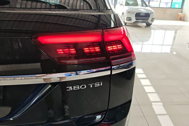 Used Volkswagen Teramont X 2019 380TSI Four-Wheel Drive Prestige Luxury Edition Right Rear Taillight