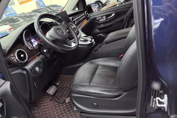 Used Mercedes-Benz V-Class 2017 V 260 L Prestige Extended Edition Left Front Seat