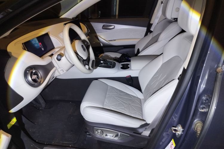 Used Denza N8 2023 Four-Wheel Drive Ultra-Hybrid Flagship Six-Seater Version
