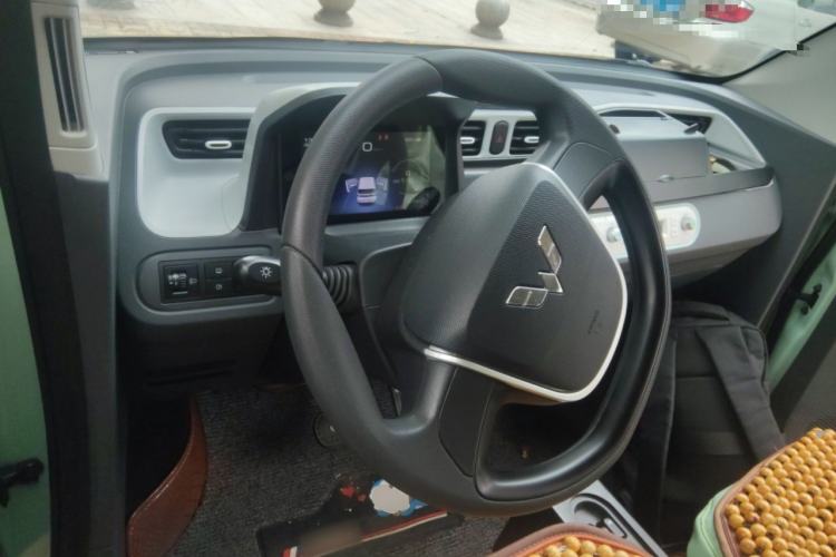 Used Wuling Hongguang MINIEV 2021 Macaron Premium Model – Lithium Iron Phosphate Steering Wheel