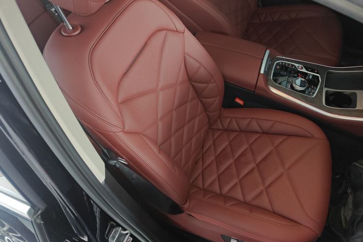 Used BMW X5 2023 xDrive 30Li Luxury M Sport Package
