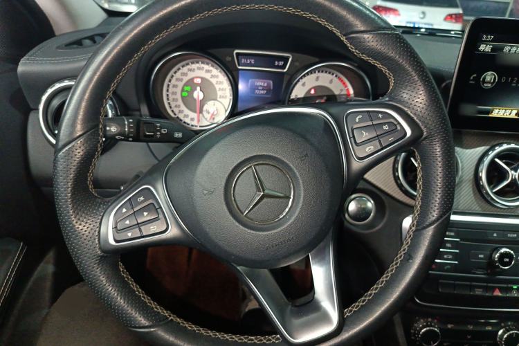 Used Mercedes-Benz GLA 2016 GLA 200 Fashion Model Steering Wheel
