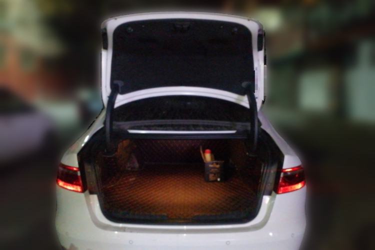 Used Jaguar XF 2016 XF 2.0T Two-Wheel-Drive Luxury Edition
