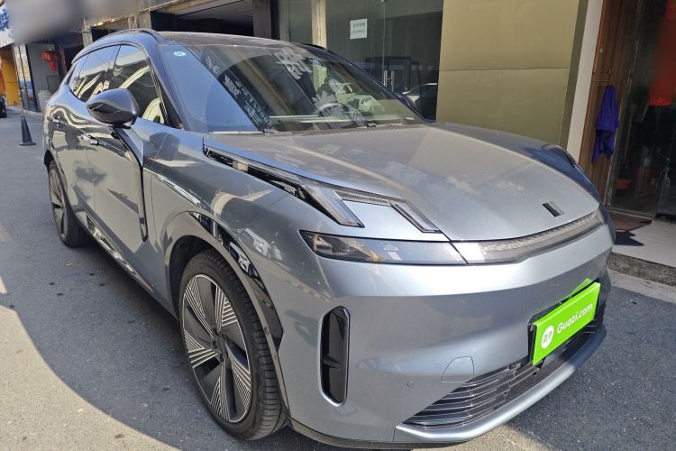 Used Lynk & Co 08 EM-P 2025 220 km All-Wheel-Drive Performance Halo