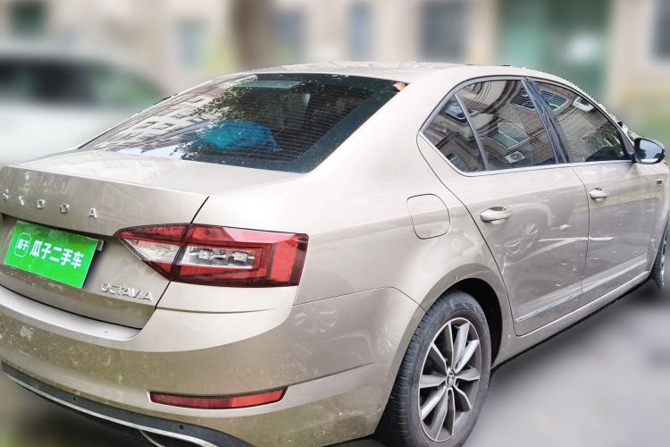 Used Skoda Octavia 2020 1.5L Automatic SmartDrive Luxury Edition Rear Right 45 Deg