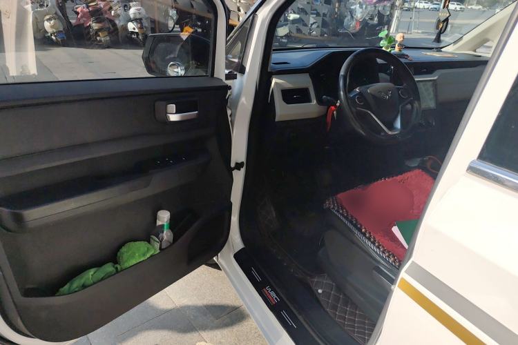 Used Wuling Hongguang PLUS 2019 1.5T Manual Comfort Version 7 Seats
