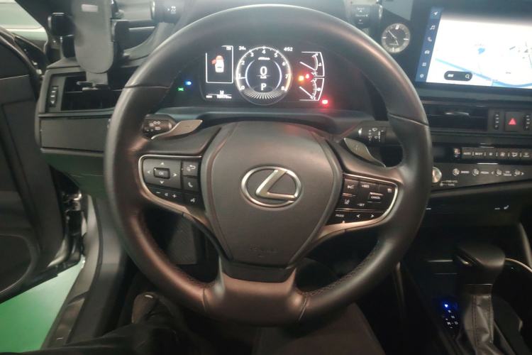 Used Lexus ES 2023 200 Excellence Edition
