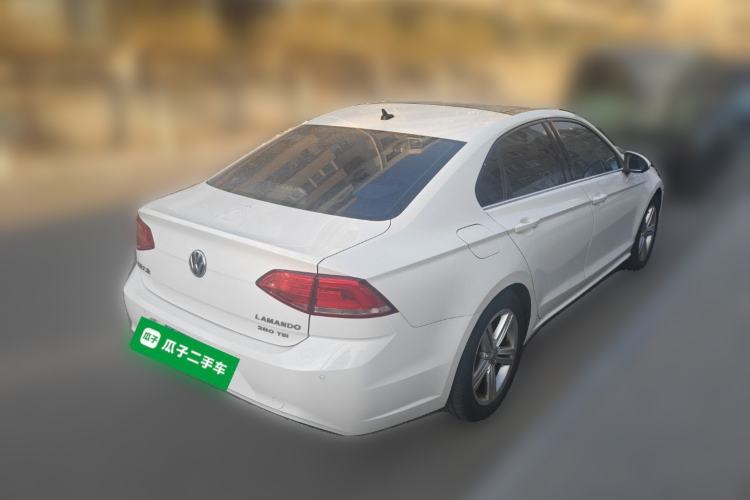 Used Volkswagen Lamando 2015 280TSI DSG Comfort Edition Rear Right 45 Deg