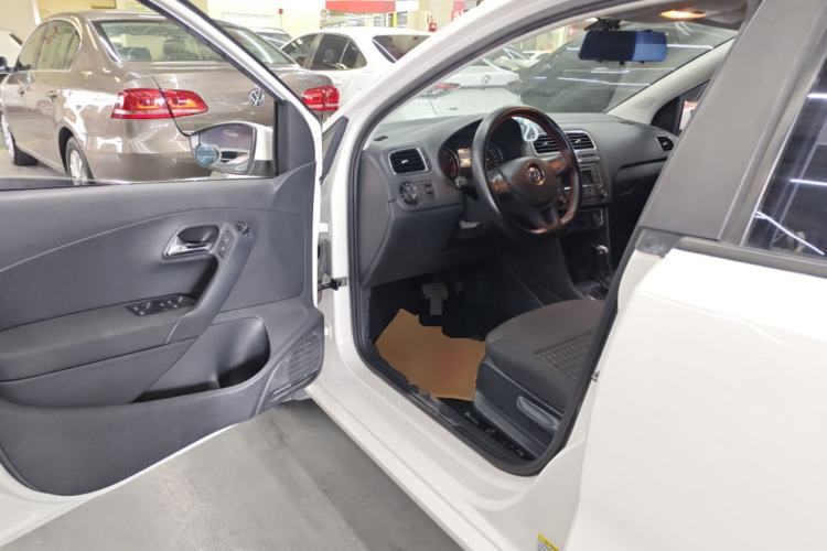 Used Volkswagen Polo 2014 1.4L Automatic Comfort Edition Driver Seat