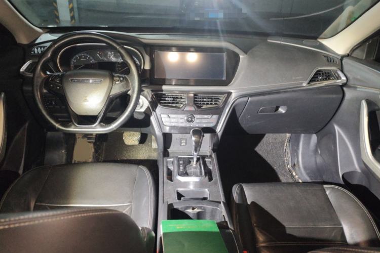 Used Venucia T90 2017 2.0L CVT Smart Edition Center Console