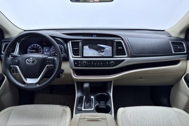 Used Toyota Highlander 2017 2.0T Four-Wheel Drive Elite Edition 7-Seater Interior 1