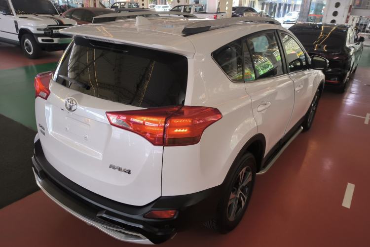 Used Toyota RAV4 2015 2.0L CVT Two-Wheel Drive Fashion Edition
