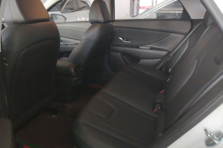 Used Hyundai Elantra 2023 1.5L CVT LUX Prestige Edition
