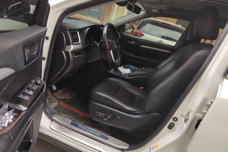 Used Toyota Highlander 2018 2.0T Four-Wheel Drive Luxury Version 7 Seats China VI Standard
