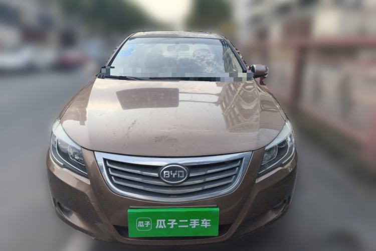 Used BYD G6 2013 2.0L Manual Luxury Version
