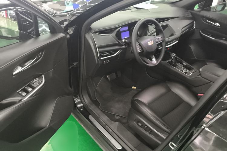 Used Cadillac XT4 2018 28T Two-Wheel Drive Tech Version
