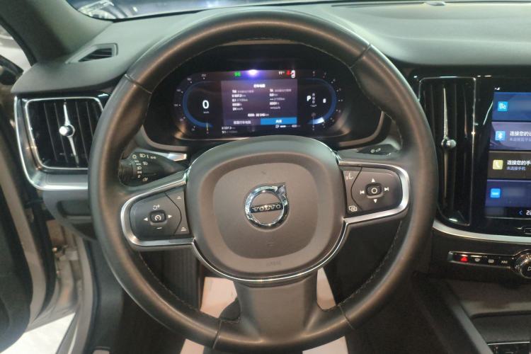 Used Volvo S60 2023 B4 Zhiyi Luxury Edition
