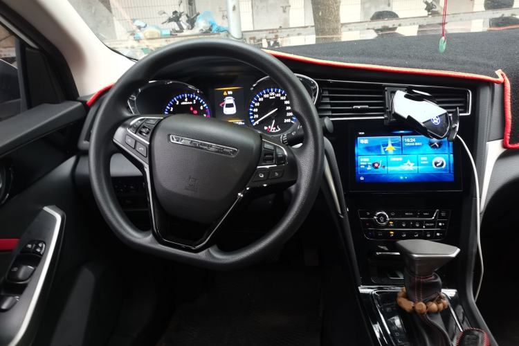 Used Venucia D60 2018 1.6L CVT Smart Connect Elite Edition