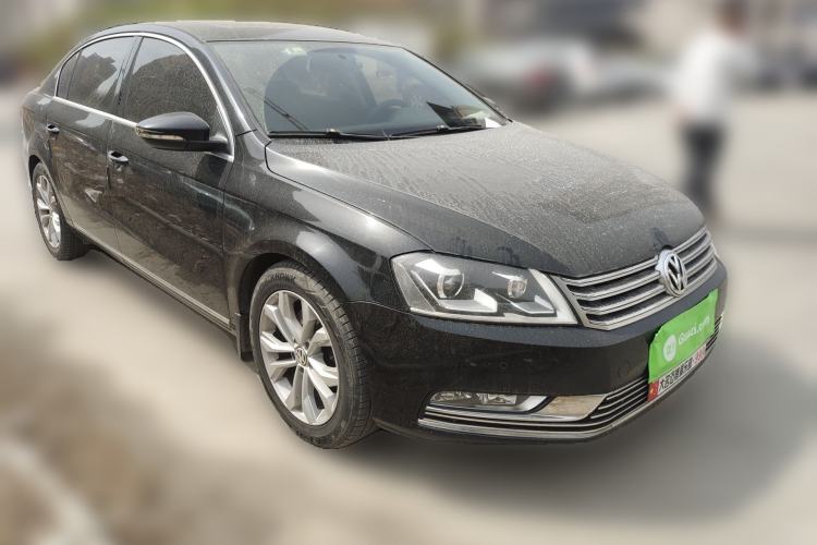 Used Volkswagen Magotan 2013 1.8TSI Premier Model Front Right 45 Deg