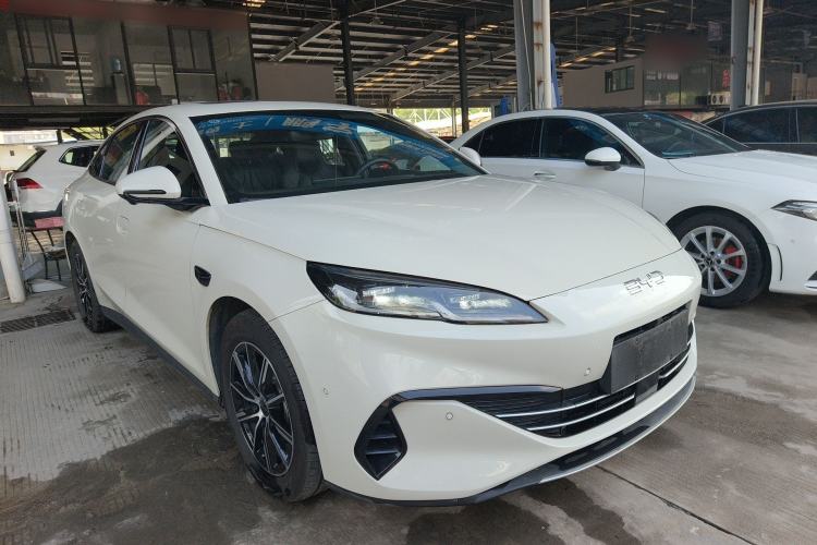Used BYD Seal 06 New Energy 2025 DM-i Smart Drive 120KM Deluxe Model Front Right 45 Deg