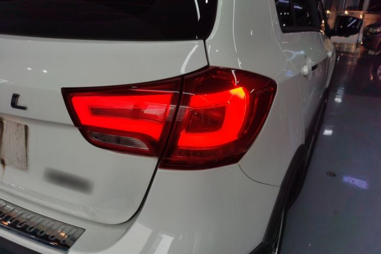 Used Haval H1 2016 Revised Version Blue Badge 1.5L AMT Luxury Edition
