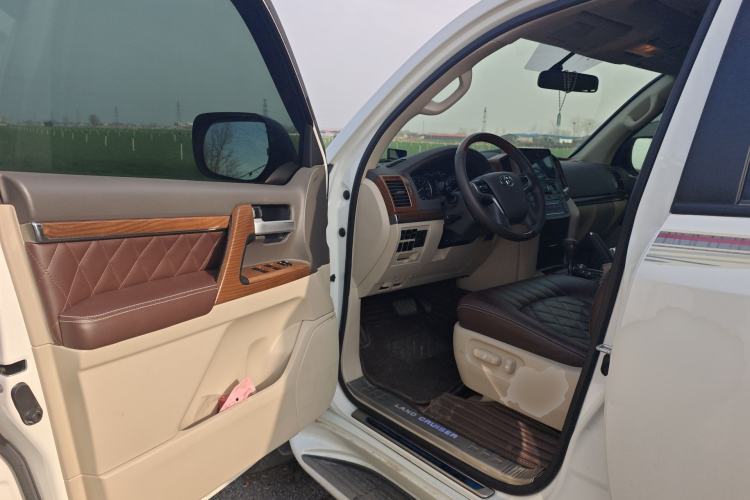 Used Toyota Land Cruiser 