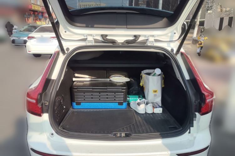 Used Volvo V60 2020 T4 Zhiyi Luxury Edition Trunk