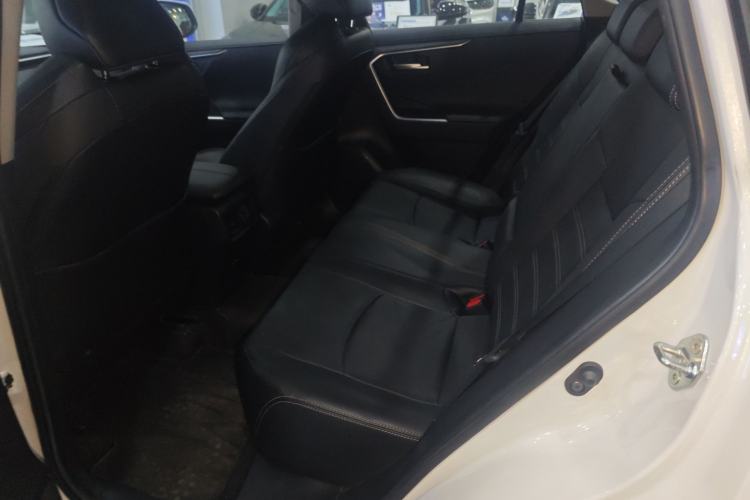 Used Toyota Wildlander 2023 2.0L CVT Four-Wheel Drive Luxury PLUS Edition
