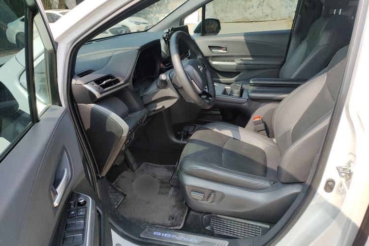 Used Toyota SIENNA 2021 2.5L Hybrid Premium Edition Driver Seat
