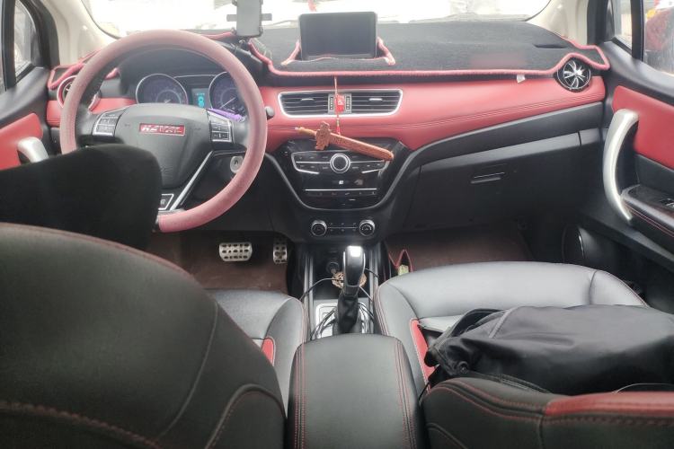 Used Haval H1 2015 1.5L AMT Urban Model Center Console
