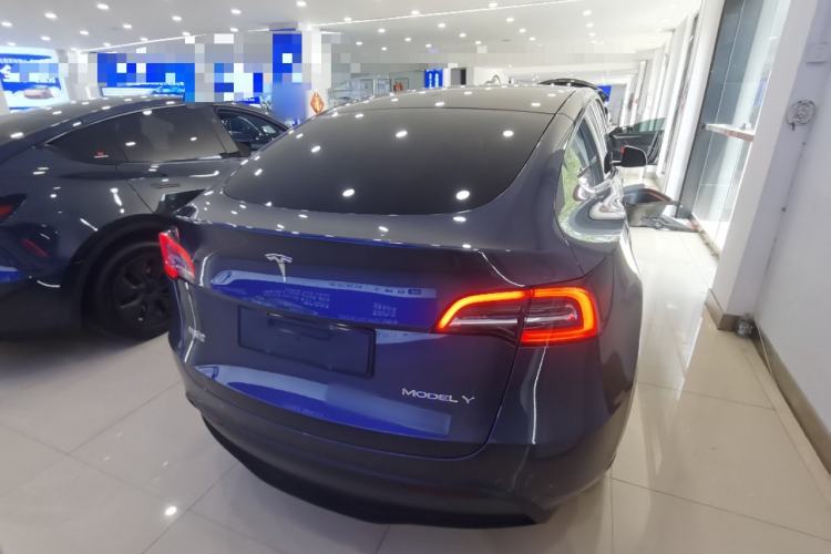 Used Tesla Model Y 2021 Long-Range All-Wheel-Drive Version 3D7
