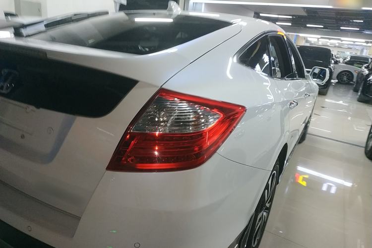 Used Honda Crosstour 2014 2.4L Luxury Edition
