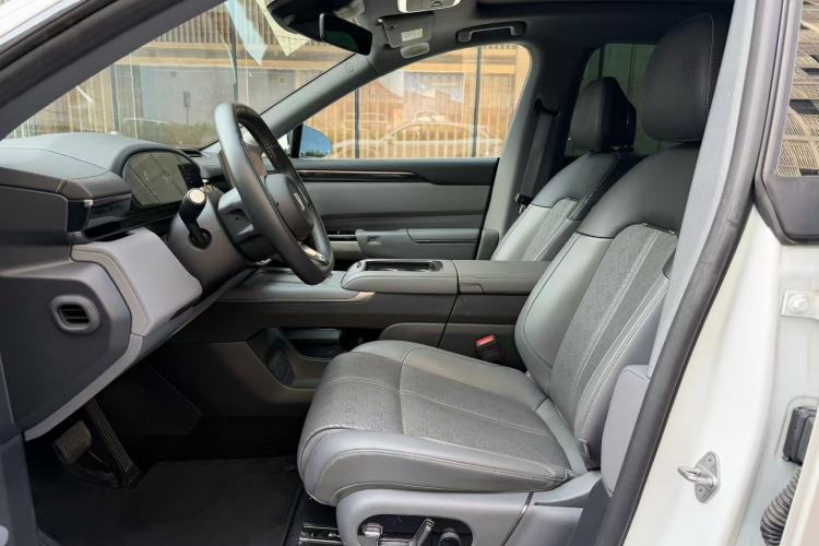 Used Zeekr 7X 2025 100 kWh Long-Range Rear-Wheel Drive with Intelligent Driving Features
