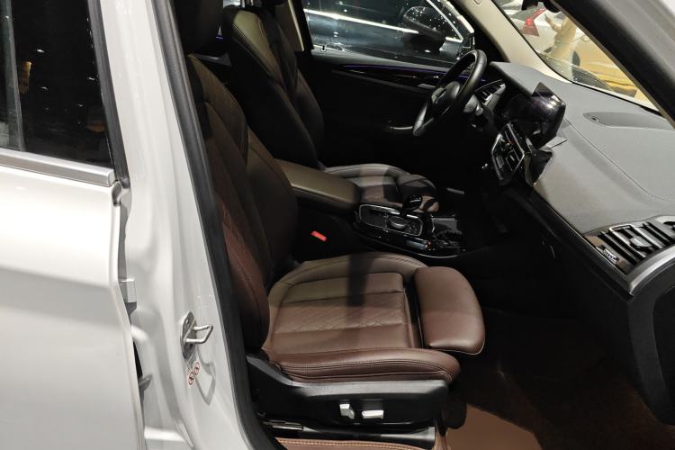 Used BMW X3 2022 Restyled xDrive25i M Sport Package Right Front Seat