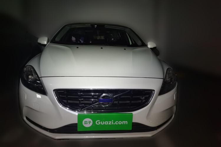 Used Volvo V40 2016 T3 Zhiyi Edition Front