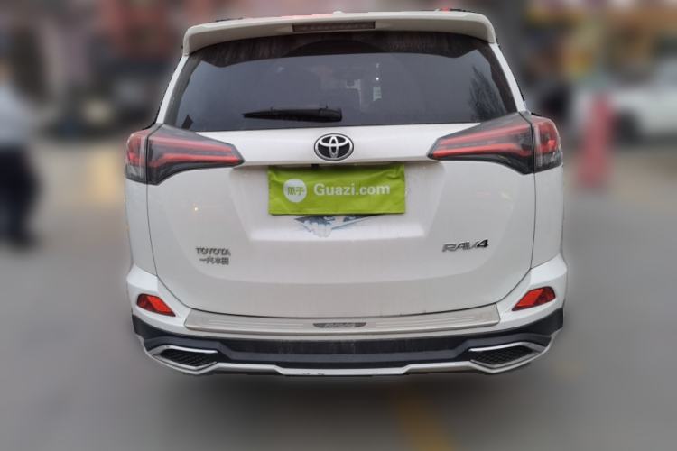Used Toyota RAV4 2016 2.0L CVT Two-Wheel Drive Fashion Edition China V Standard Rear