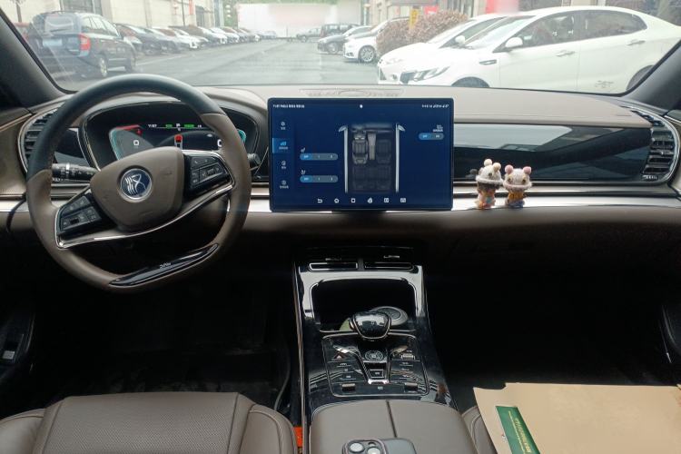 Used BYD Han 2020 EV Long-Range Luxury Model Center Console