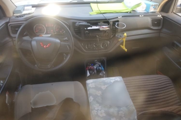 Used Wuling Hongguang V 2022 1.5L Jingqu Version Hydraulic Power Steering LAR