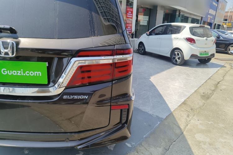 Used Honda Elysion 2016 2.4L Style Edition
