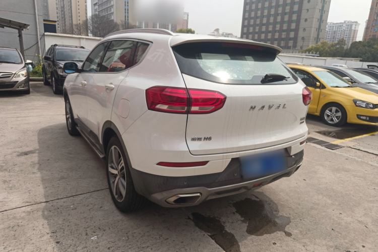 Used Haval H6 2017 Red Label 2.0T Automatic Two-Wheel Drive ZhiShang Model